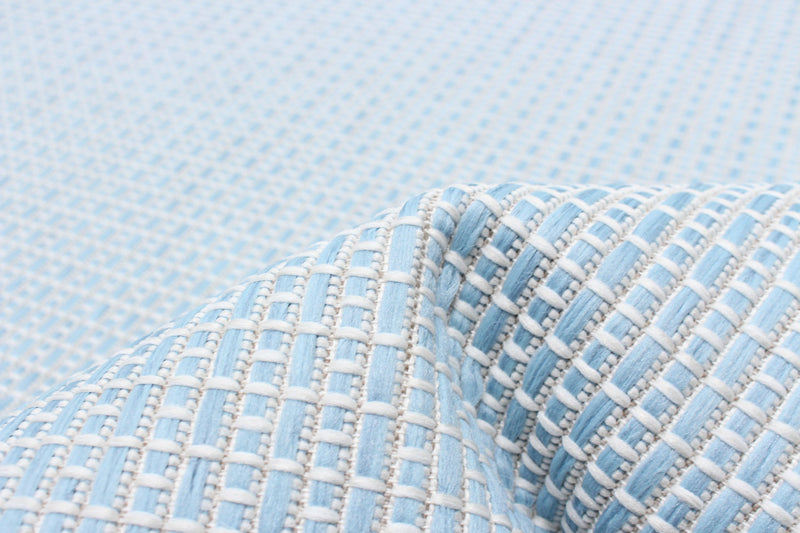 Carpette Neisha Classic bleu clair 5 pi 3 po x 7 pi 3 po