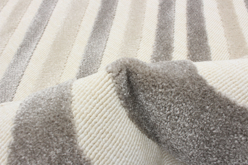 Carpette Nikkos ivoire 2 pi 8 po x 4 pi 11 po