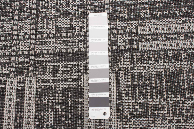Carpette Joni noire - 4 pi 4 po x 6 pi 5 po