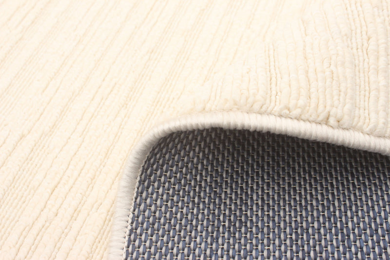 Carpette Eadda ivoire 4 pi 7 po x 6 pi 7 po