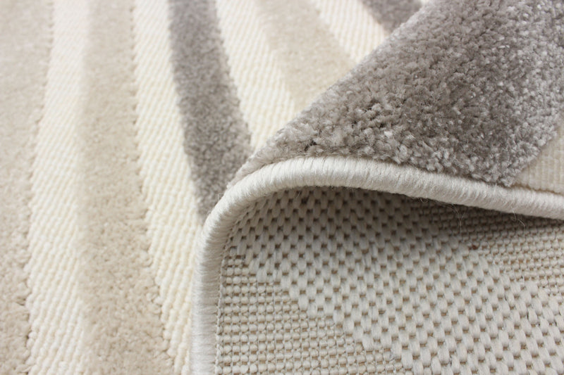 Carpette Nikkos ivoire 2 pi 8 po x 4 pi 11 po