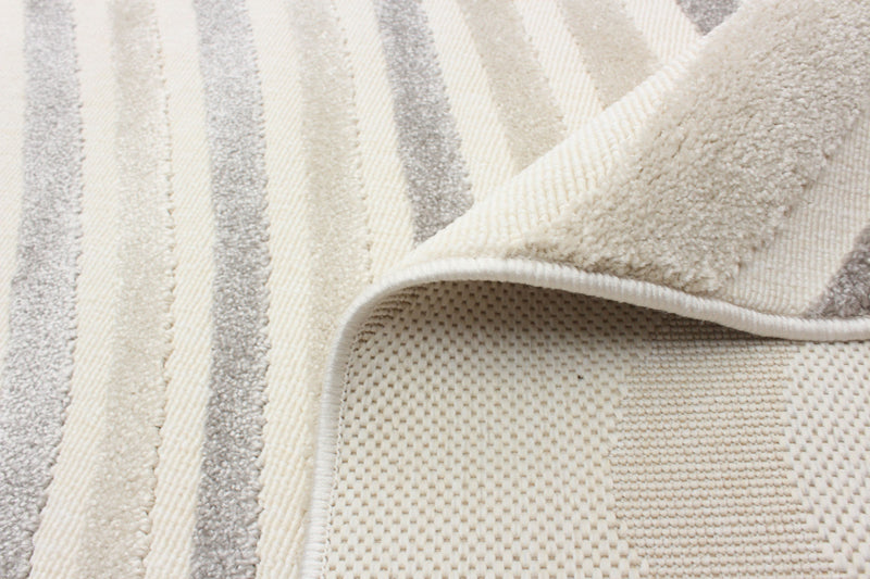 Carpette Nikkos ivoire 5 pi 3 po x 7 pi 7 po