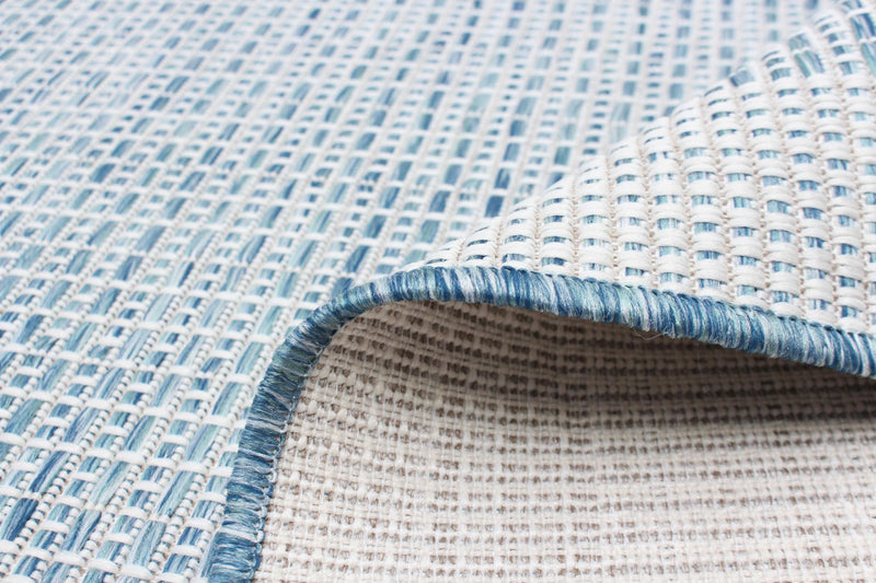 Carpette Neisha Classic bleue 6 pi 7 po x 9 pi 6 po