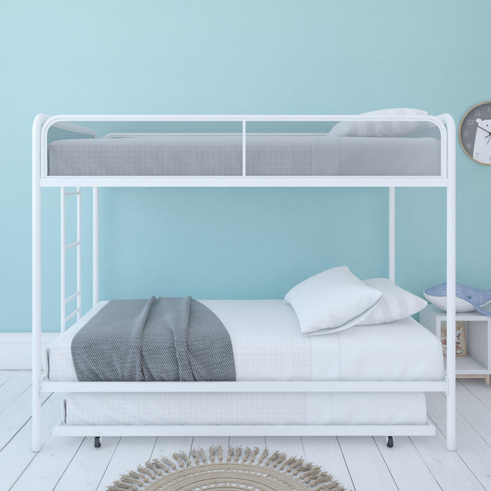 Lits superposés Elia de Atwater Living Dorel Home en métal avec 3 lits simples - blancs