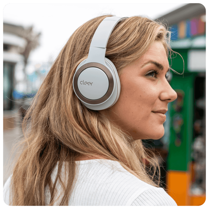 Casque d'écoute ENDURO ANC de Cleer Audio - gris clair