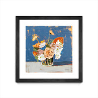 Œuvre d’art murale encadrée noire et mate « Peach And White Bouquet » 30 x 30