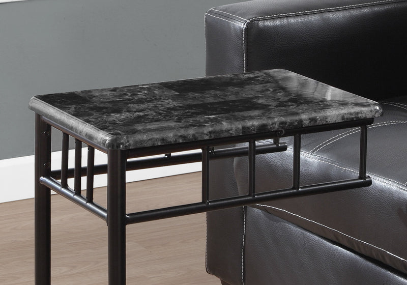Table d’appoint d’apparence marbre gris et métal anthracite