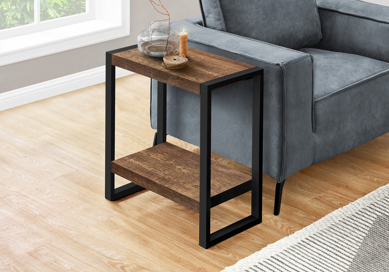 Table d'appoint en métal noir et d’apparence bois recyclé brun