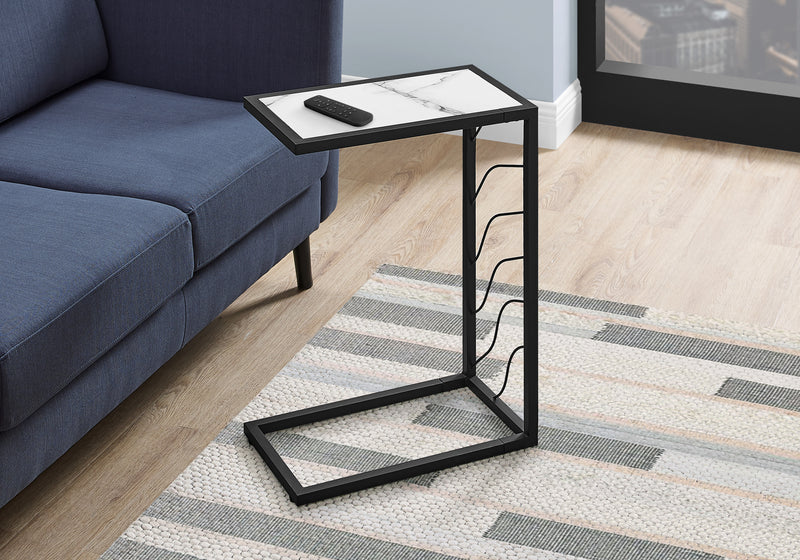Table d’appoint métal noir et imitation de marbre blanc