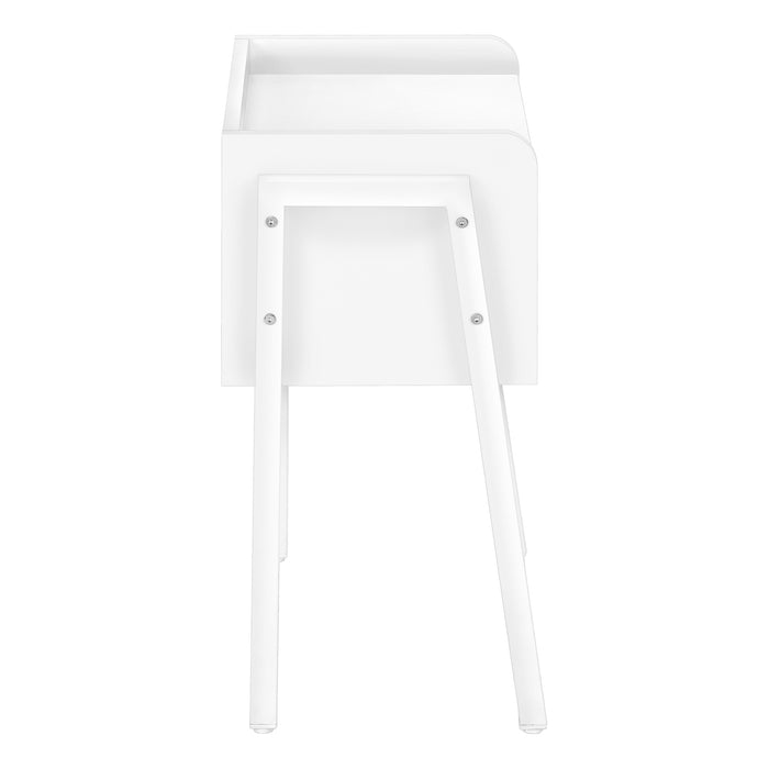 Table d’appoint blanche et métal blanc