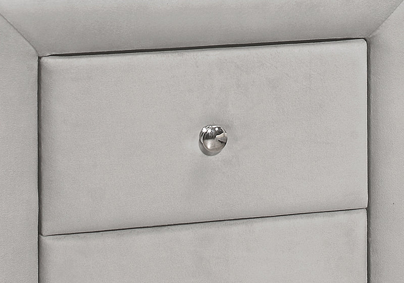 Table de nuit en velours gris clair