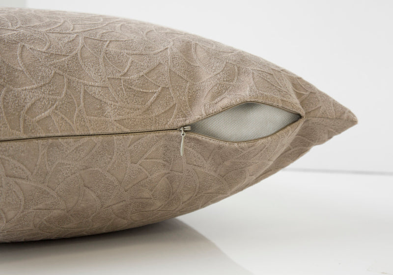 Coussin 1 pièce en velours à motif floral taupe