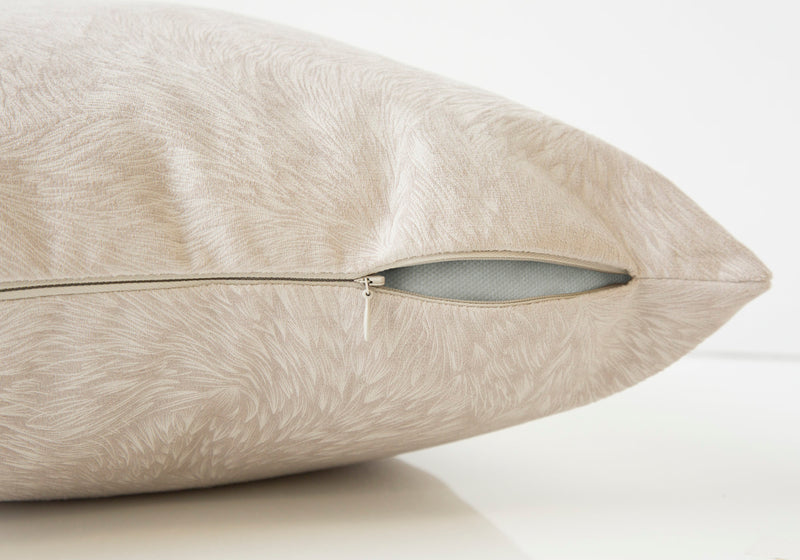 Coussin 2 pièces en velours à motif de plume taupe clair