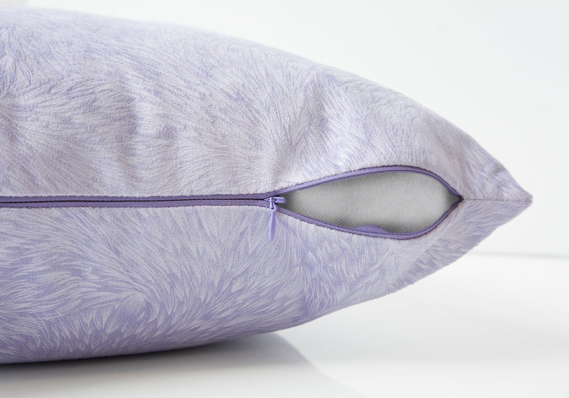 Coussin 1 pièce en velours à motif de plume violet clair