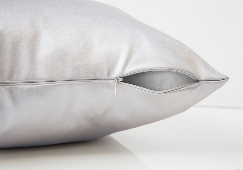 Coussin 2 pièces argenté satiné