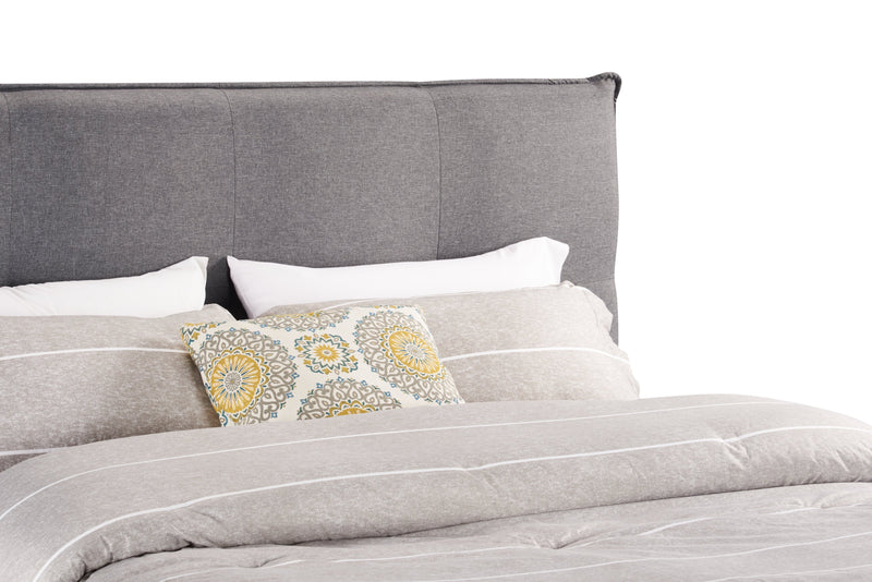 Lit plateforme rembourré Asha en tissu gris capitonné - format très grand lit