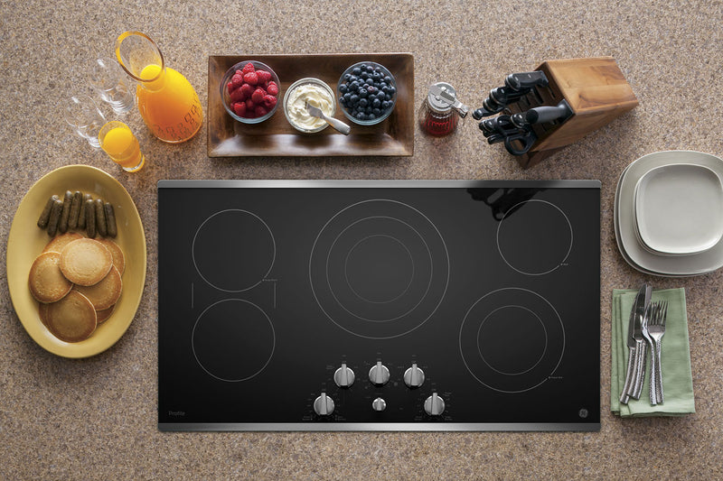 Surface de cuisson électrique GE ProfileMC de 36 po - PP7036SJSS