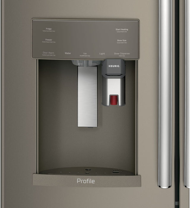 Réfrigérateur GE de 27,7 pi³ à portes françaises avec système d'infusion K-Cup Keurig – PFE28PMKES