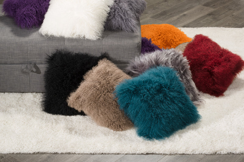 Coussin décoratif en peau de mouton de Mongolie - noir