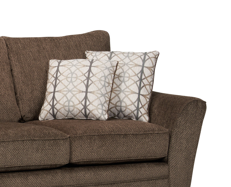 Causeuse Febe de 75 po fabriquée au Canada en tissu de chenille avec accoudoirs évasés et coussins décoratifs - brune