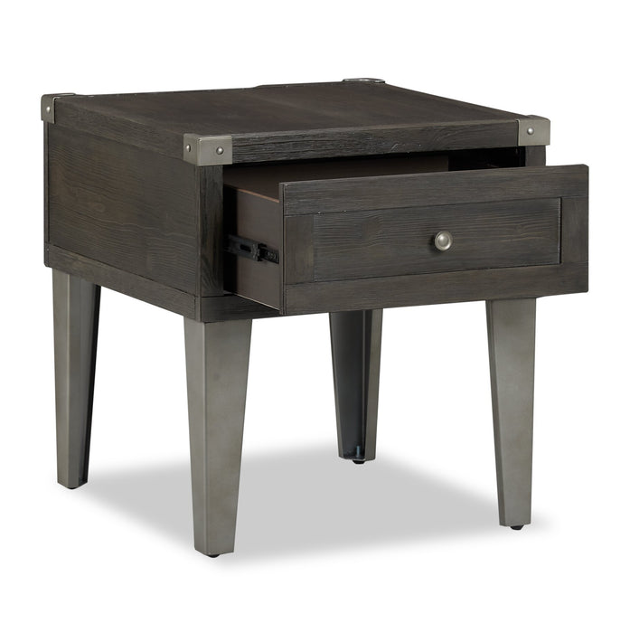 Table de bout industrielle Hilla de 22,38 po avec rangement - bois brun foncé avec pattes en métal