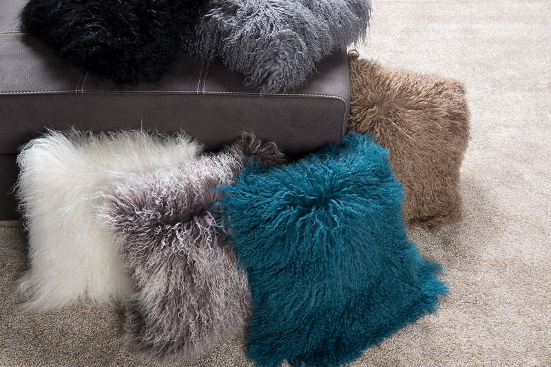 Coussin décoratif en peau de mouton de Mongolie - noir