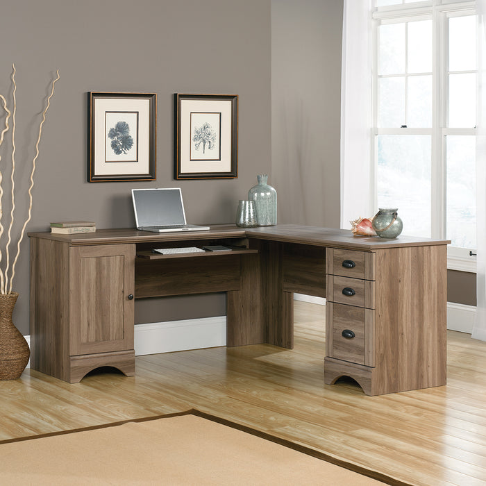 Bureau en coin en forme de L Harbor View de 66,14 po avec plateau pour clavier - chêne salé