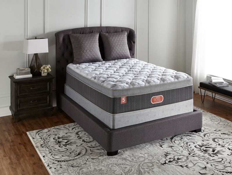 Ensemble moelleux Euro-plateau divisé à profil bas Hotel Diamond 5 de Beautyrest pour grand lit