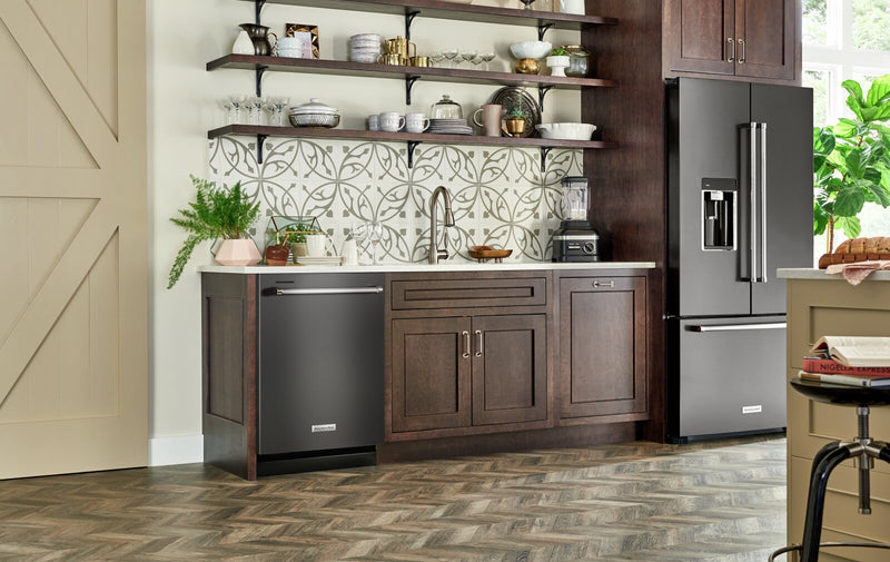 Lave-vaisselle encastré KitchenAid de 24 po et de 44 dBA avec commandes sur le dessus et 3e panier - acier inoxydable noir avec fini PrintShieldMC - KDTM404KBS