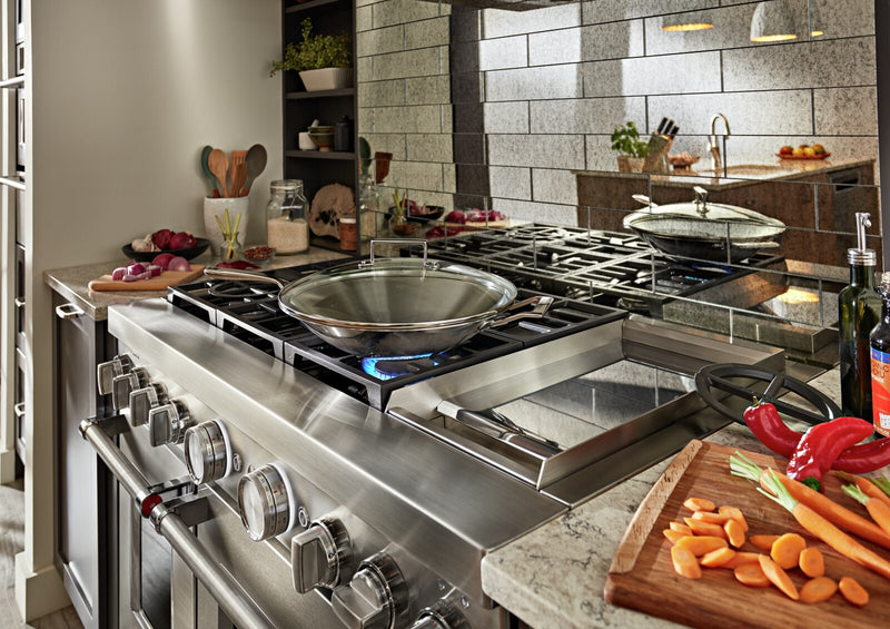 Cuisinière intelligente à gaz KitchenAid de 6,3 pi³ avec autonettoyage - acier inoxydable - KFGC558JSS