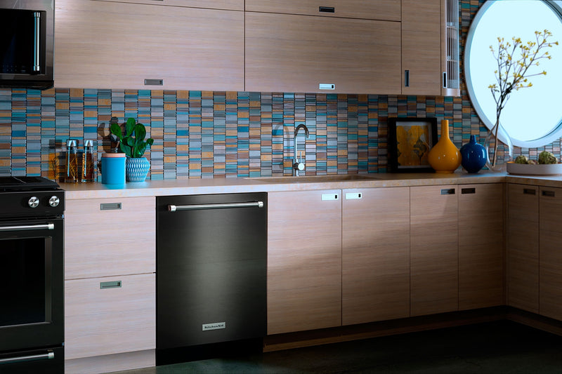 Lave-vaisselle KitchenAid de 24 po avec option de séchage améliorée ProDryMC - noir
