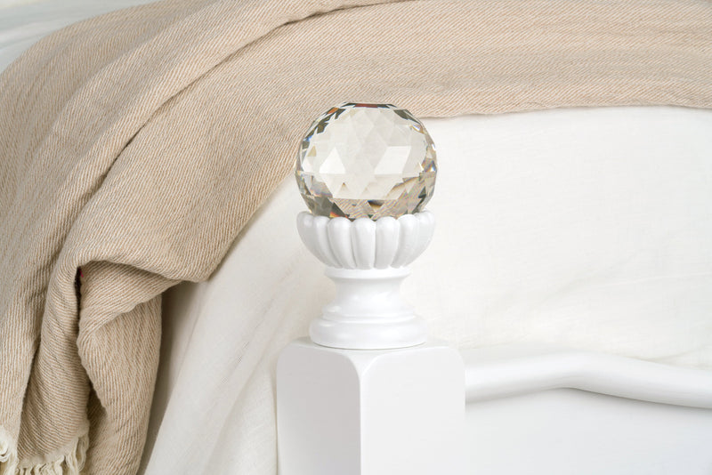 Ensemble de chambre à coucher Livy 6 pièces pour enfants avec lit à panneau, commode, miroir et table de nuit, blanc - format lit double