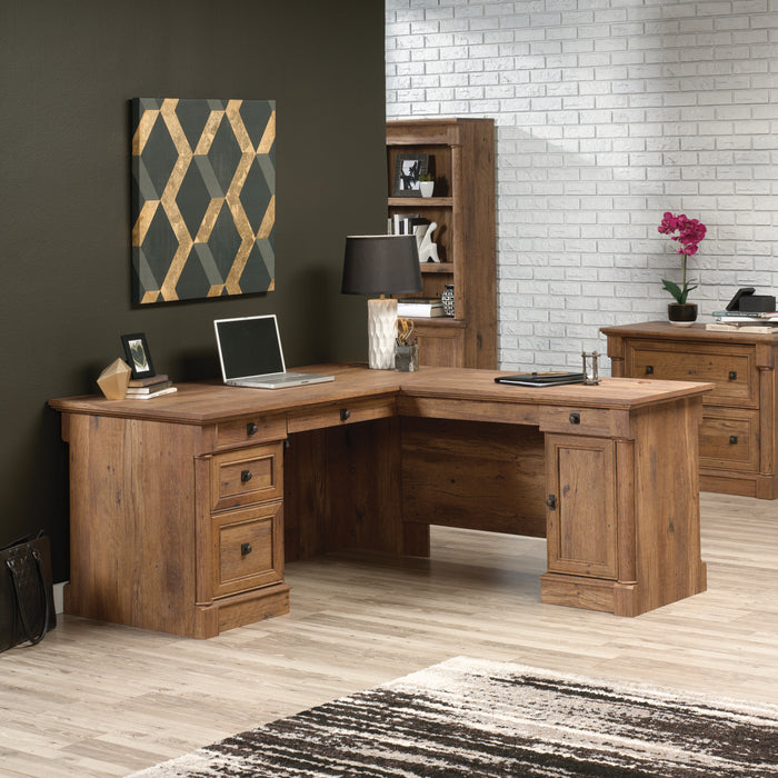 Bureau en coin en forme de L Vinecrest de 65,11 po à 5 tiroirs - chêne antique