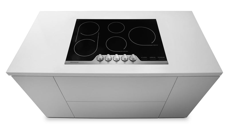 Surface de cuisson électrique Frigidaire Professional de 30 po à 5 éléments - acier inoxydable - FPEC3077RF