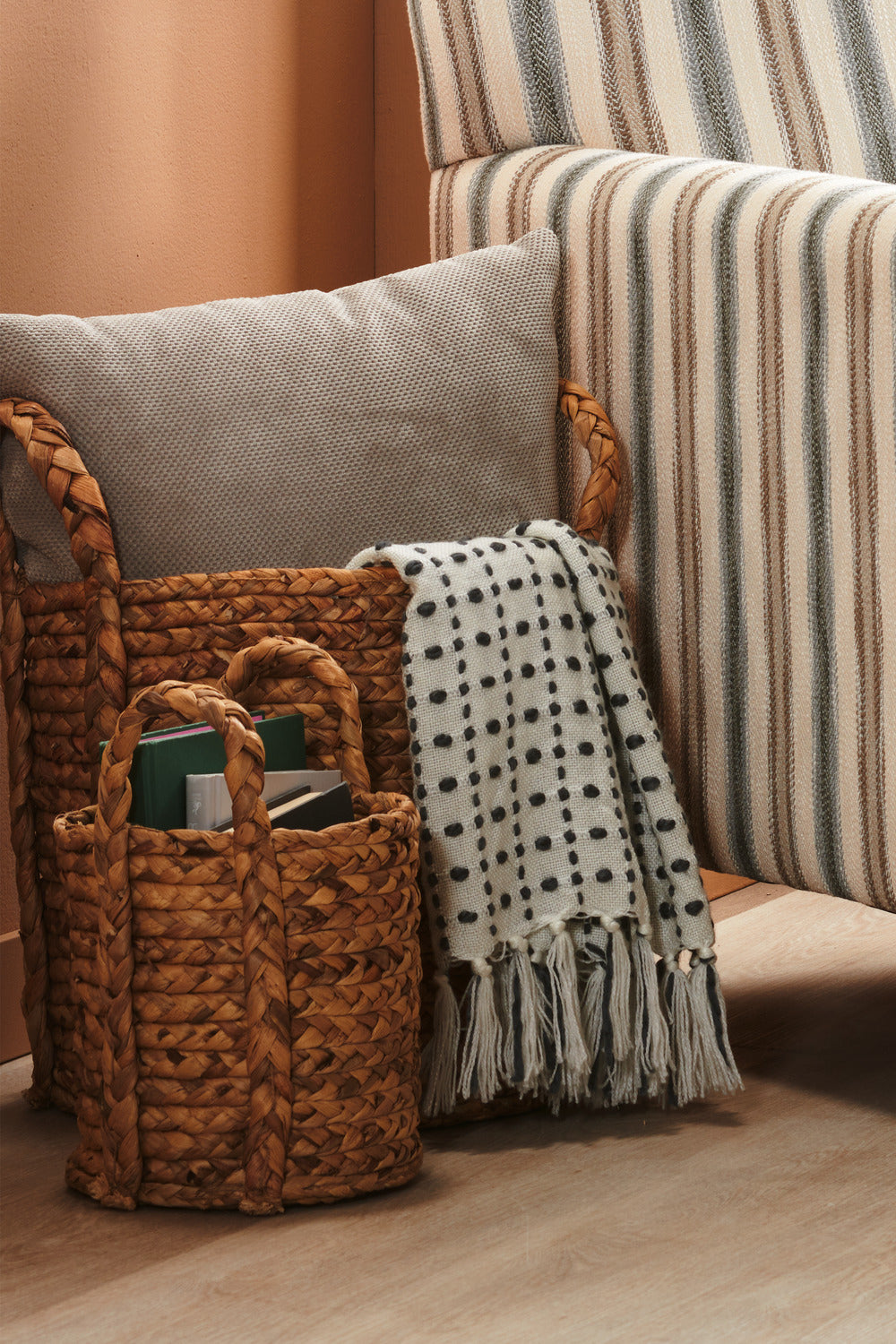 Coussin En Laine épais Klassy Cowgirl | Accents Cuir | Couleur Crème | 28x30 Cm
