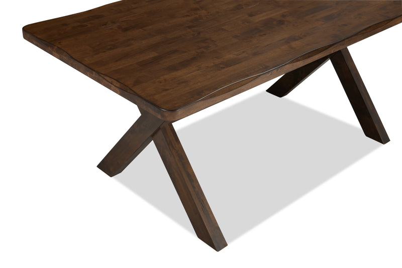 Table de salle à manger Plum de 70,75 po (L) en bois avec apparence de bordures Live Edge - brun muscade