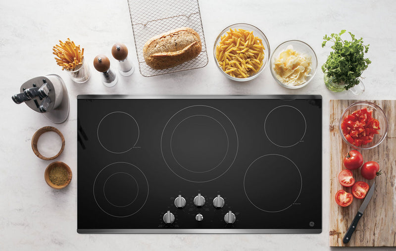 Surface de cuisson électrique GE de 36 po – JP3536SJSS