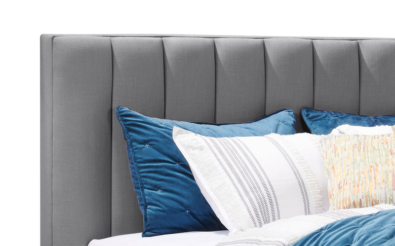 Lit plateforme rembourré Rain de Kort & Co. en tissu gris capitonné - format grand lit