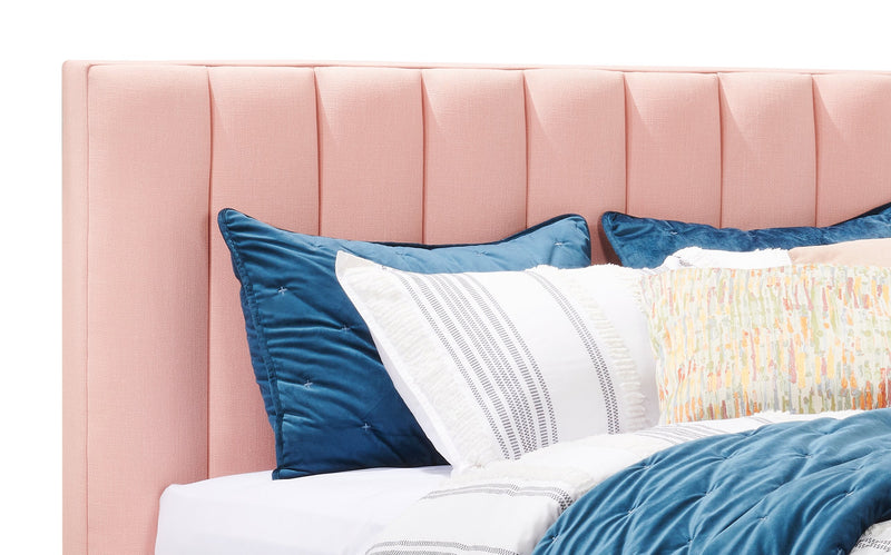 Lit plateforme rembourré Rain de Kort & Co. en tissu rose capitonné - format grand lit