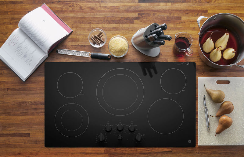 Surface de cuisson électrique GE de 36 po – JP3536DJBB