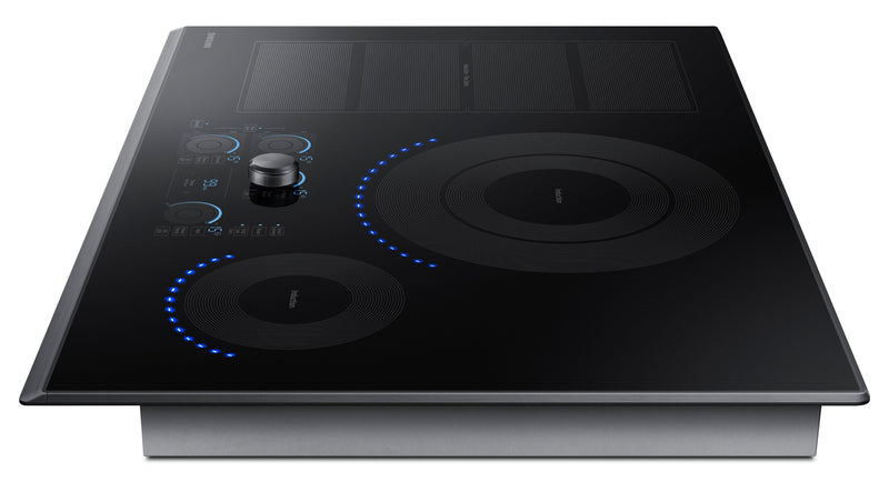 Surface de cuisson à induction intelligente Samsung de 30 po à 5 éléments avec zone polyvalente et technologie Virtual FlameMC - acier inoxydable noir - NZ30K7880UG/AA
