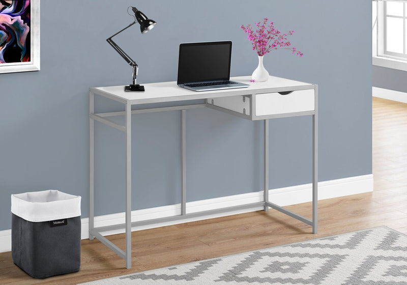 Bureau Everly de 42,25 po avec tiroir - blanc et argenté