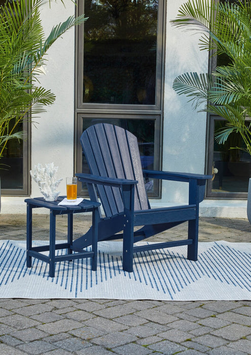 Table de bout Bask pour la terrasse à l’extérieur - 15 po (L), plastique à haute densité, résistante aux rayons UV et aux intempéries - bleue