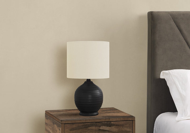 Lampe de table de 17 po en céramique noire avec abat-jour cylindrique lin