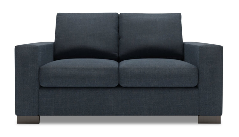 Causeuse personnalisable Track de Sofa Lab de 62 po fabriquée au Canada en tissu d’apparence lin avec accoudoirs rectilignes - bleu Luna Sailor