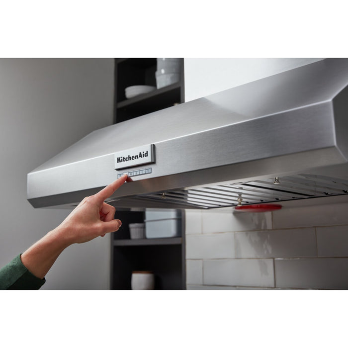 Hotte de cuisinière murale à pavillon KitchenAid de style commercial de 36 po - KVWC956KSS