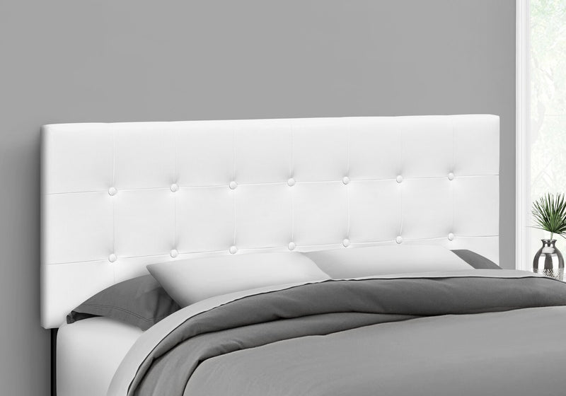 Tête de lit rembourrée Estel en tissu de cuir végétalien blanc avec capitonnage à boutons - format grand lit