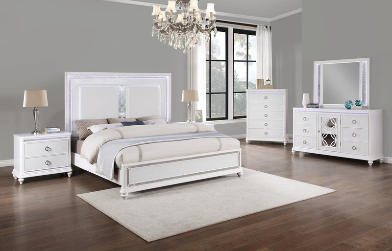 Commode somptueuse Ava de 67 po (L) x 39 po (H) à 7 tiroirs avec éclairage à DEL pour la chambre à coucher - blanche