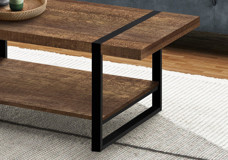 Table à café rustique Ennis de 47,25 po avec tablette - brune et noire avec pattes en métal