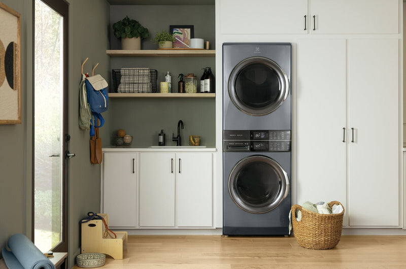 Tour de buanderie Laundry TowerMC à la vapeur Electrolux à chargement frontal de 5,2/8,0 pi³ - titane - ELTE760CAT